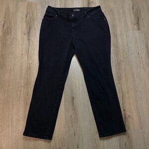 Lee Jeans Women’s Size 18W Petite Relaxed Fit Straight Leg Mid Rise Black